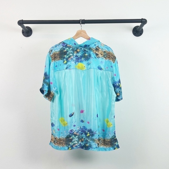 NWT Urban Outfitters Gardenia Printed Button Down Souvenir Top - Picture 4 of 5